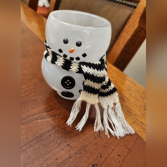 Scentsy mini “snow cute” warmer - Picture 4 of 8